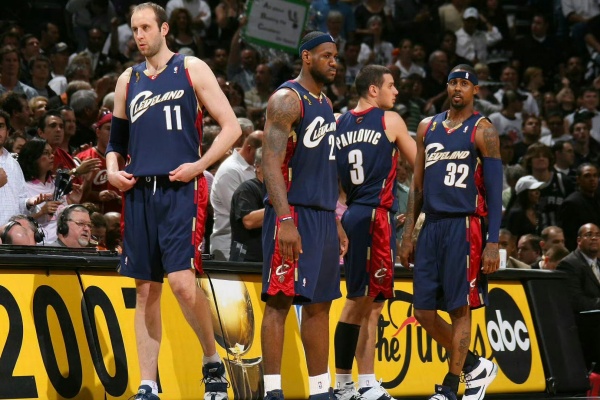 米切尔夜袭破纪录！骑士4人20+力克残阵老鹰 51胜锁定东部第四