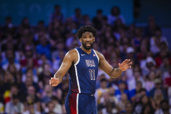 晴天霹雳！恩比德附加赛彻底报销，76人季后赛前景蒙上至暗阴影