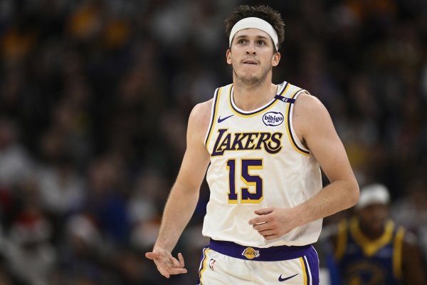 湖人遭双重打击！东契奇、里夫斯无限期缺阵，季后赛前景蒙阴影